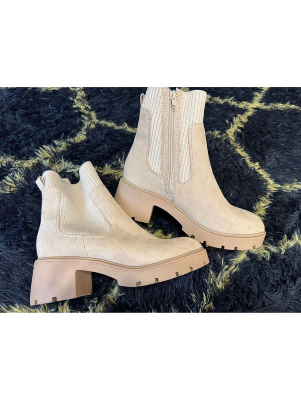 SM NY Women’s Suede Chelsea Ankle Boots Side Zip Chunky Lug Heel Tan Size 8
